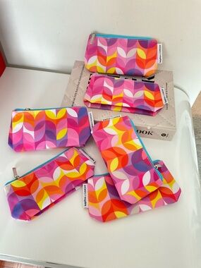 Clinique x Kapitza Mini Colorful Cosmetic Zip Pouch. Bundle of 6